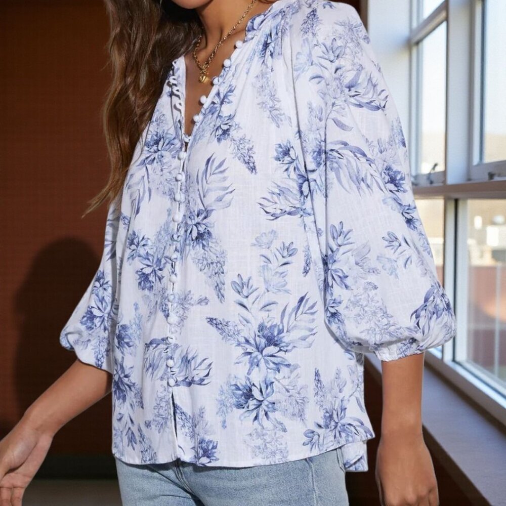 NWT VICI (MED) Floral Linen/Rayon Blend Long Sleeve Button Up Top
